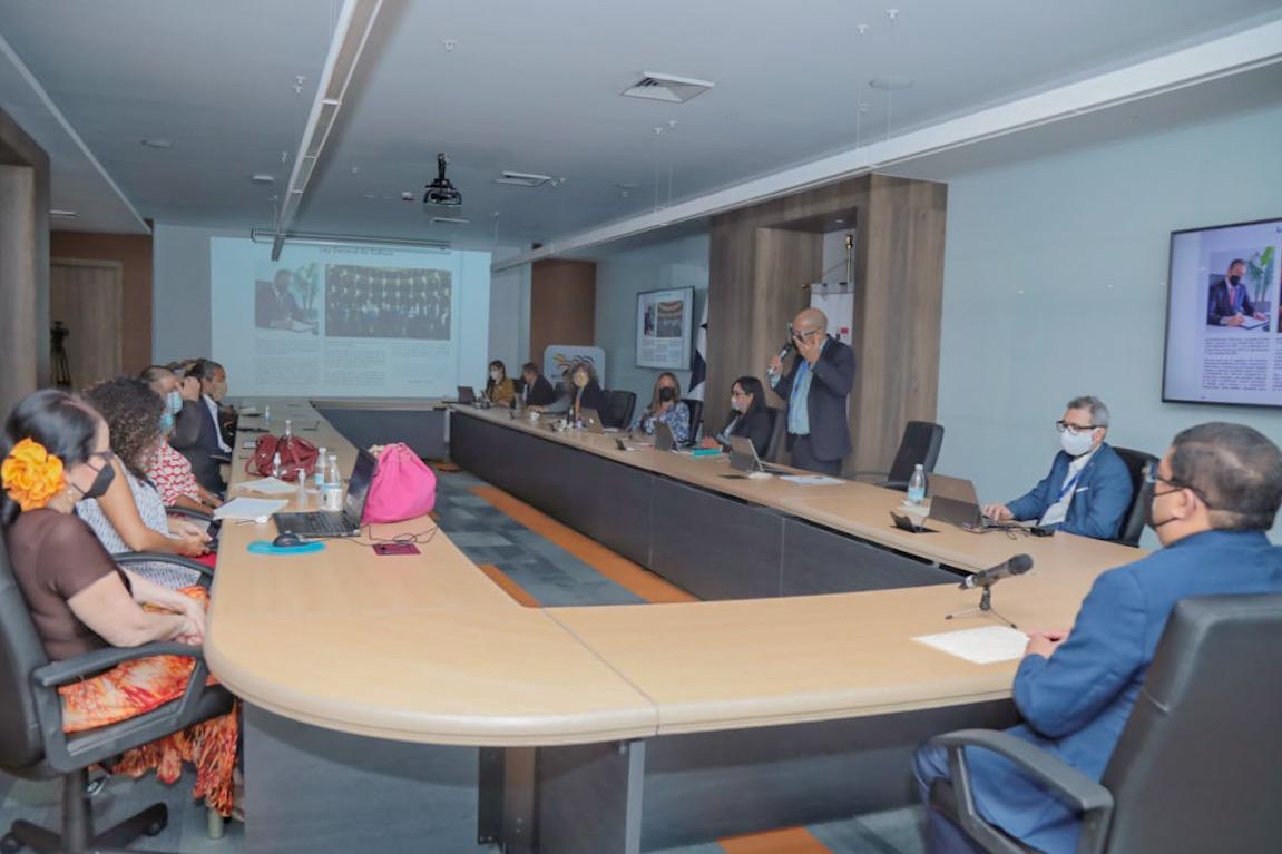 MiCultura instates jobs with artists