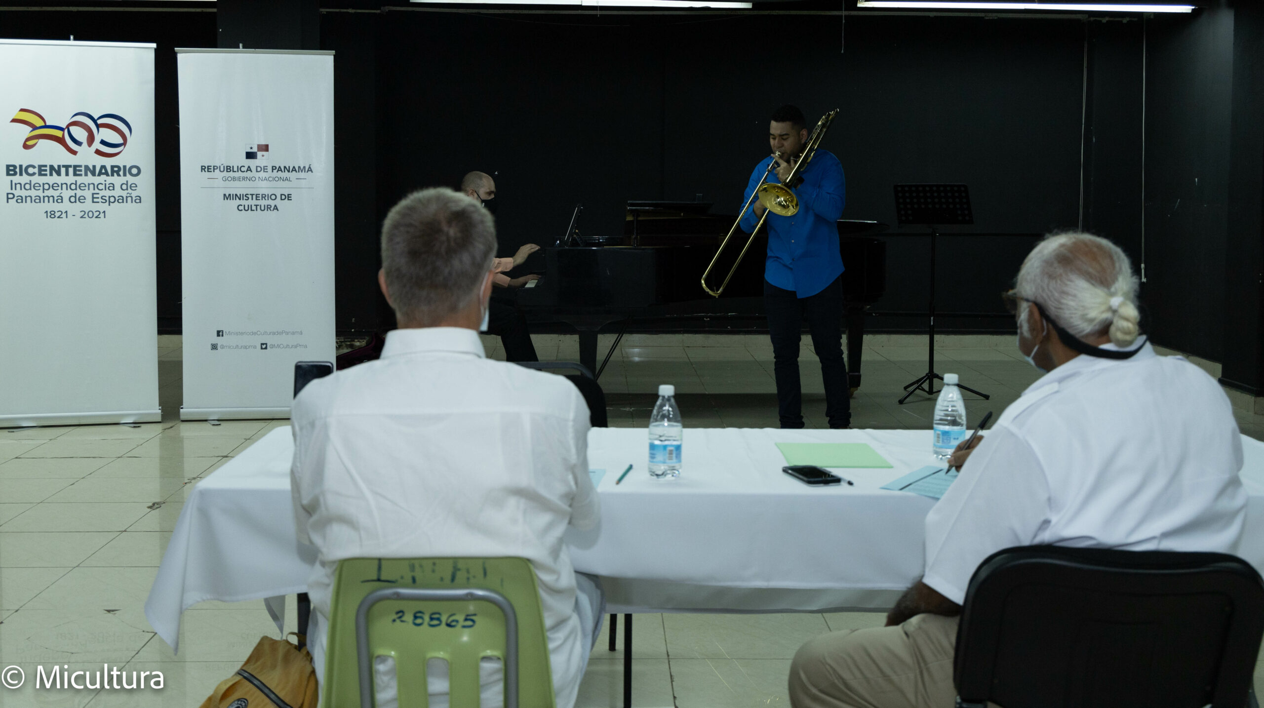 Young Panamanian to Study Music in Italy