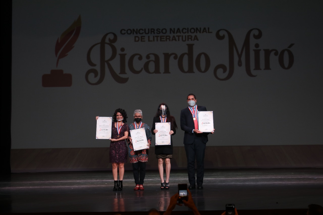 MiCultura INTO PRINCIPLES TO LITERARY CONSUMERS