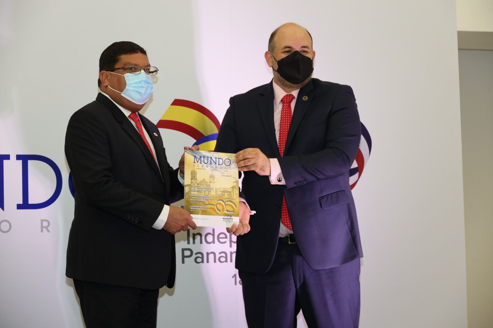 Revista Mundo Electoral dedicated to the Bicentennial edition