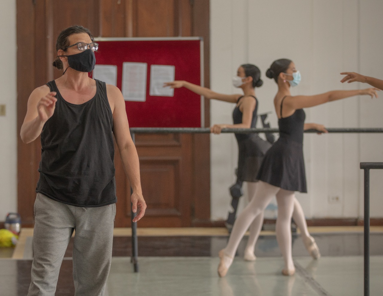 MiCultura PROpICE CapACITATION ON CLASIC DANZA WITH EXTRANJER INSTRUCTS