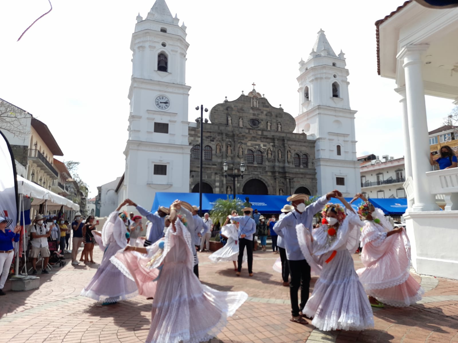 ARTESANAL MARKET MOVED BY MiCultura DURING IN TIME