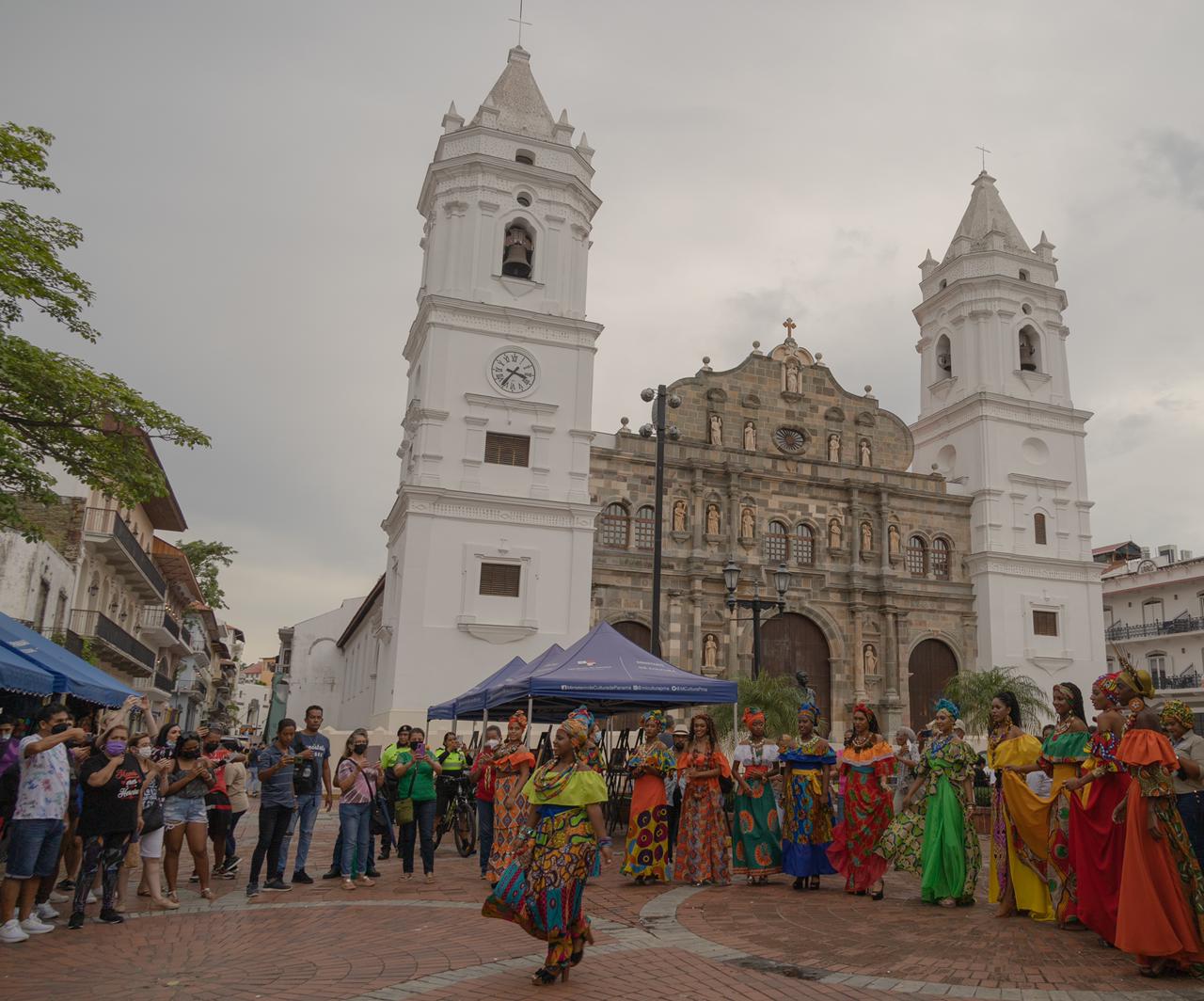 Con el «Festival Afro», la familia celebró el Mes de la Etnia Negra