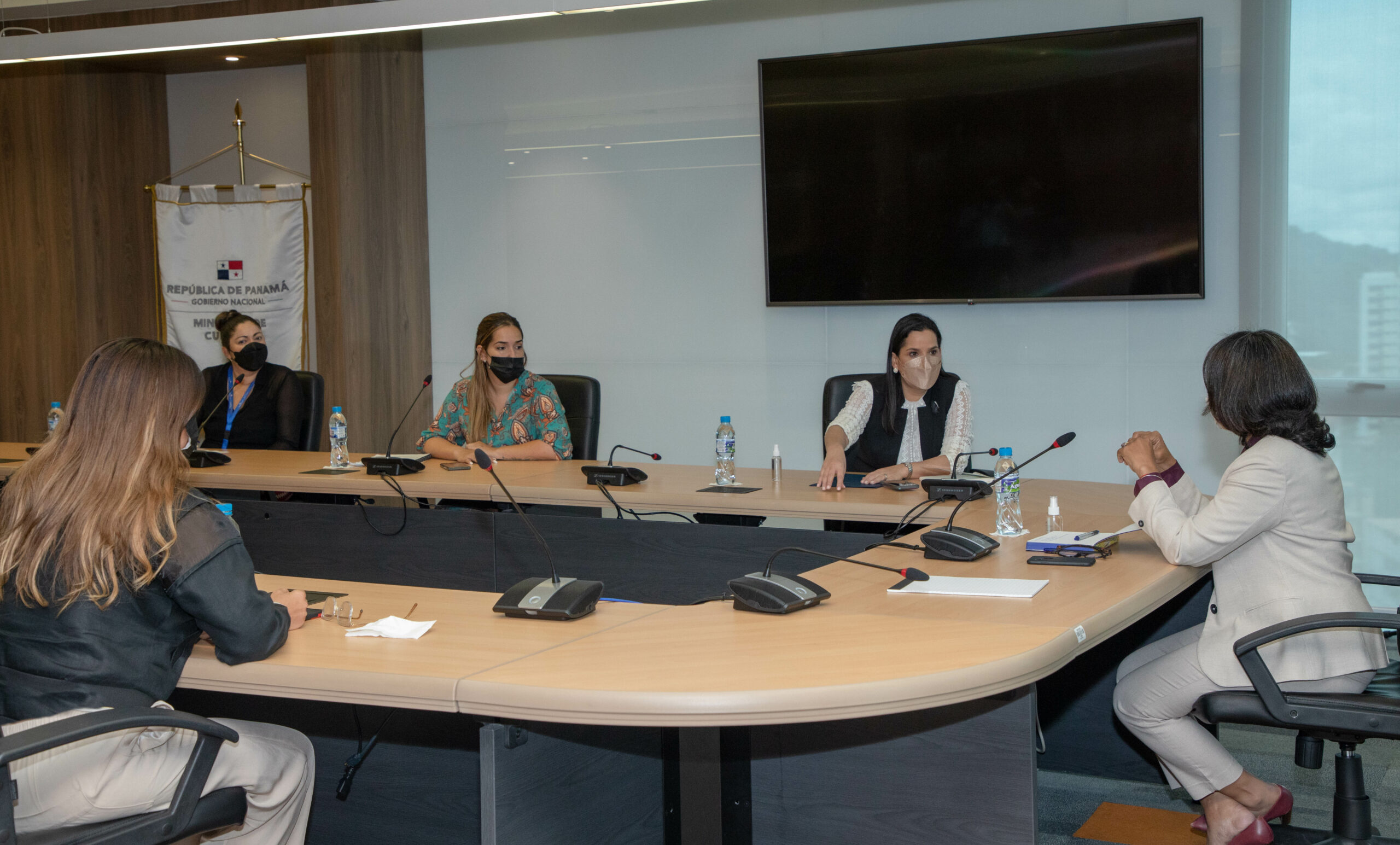MiCultura and Mides set up future projects for children and youth