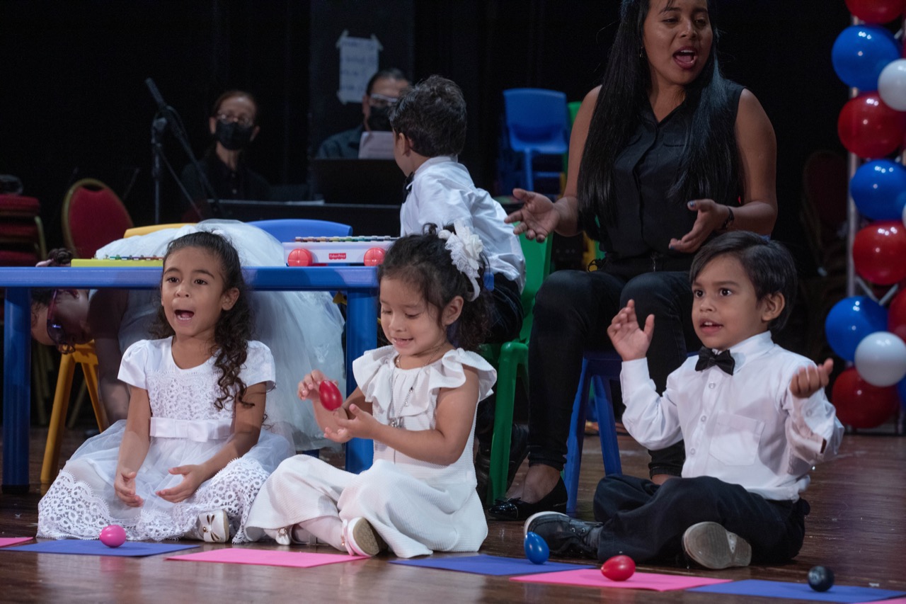 Musical initiation program, seed from the Orchestra and Chorus Network looks at the Balboa Theater