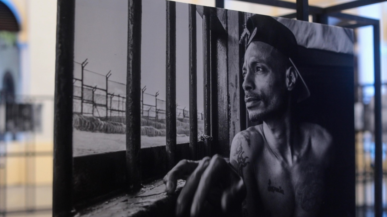 Photographic exhibition relates daily to persons deprived of their liberty at Panamanian prisons