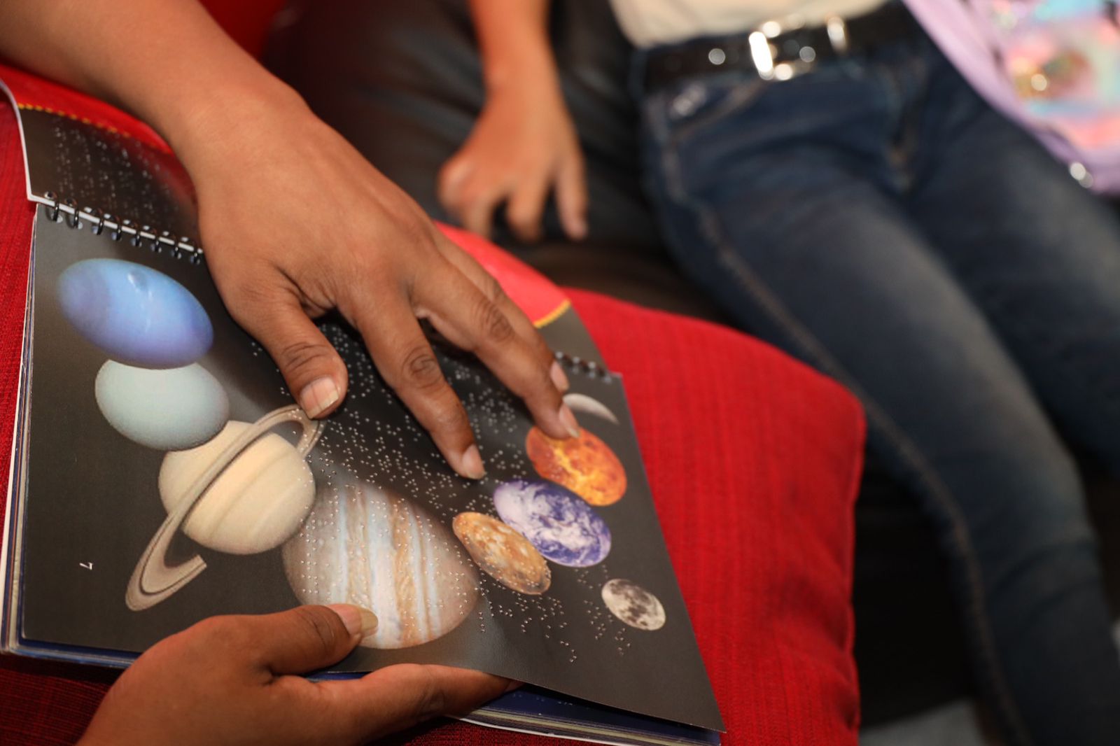 MiCultura promotes Braille reading at Book Fair