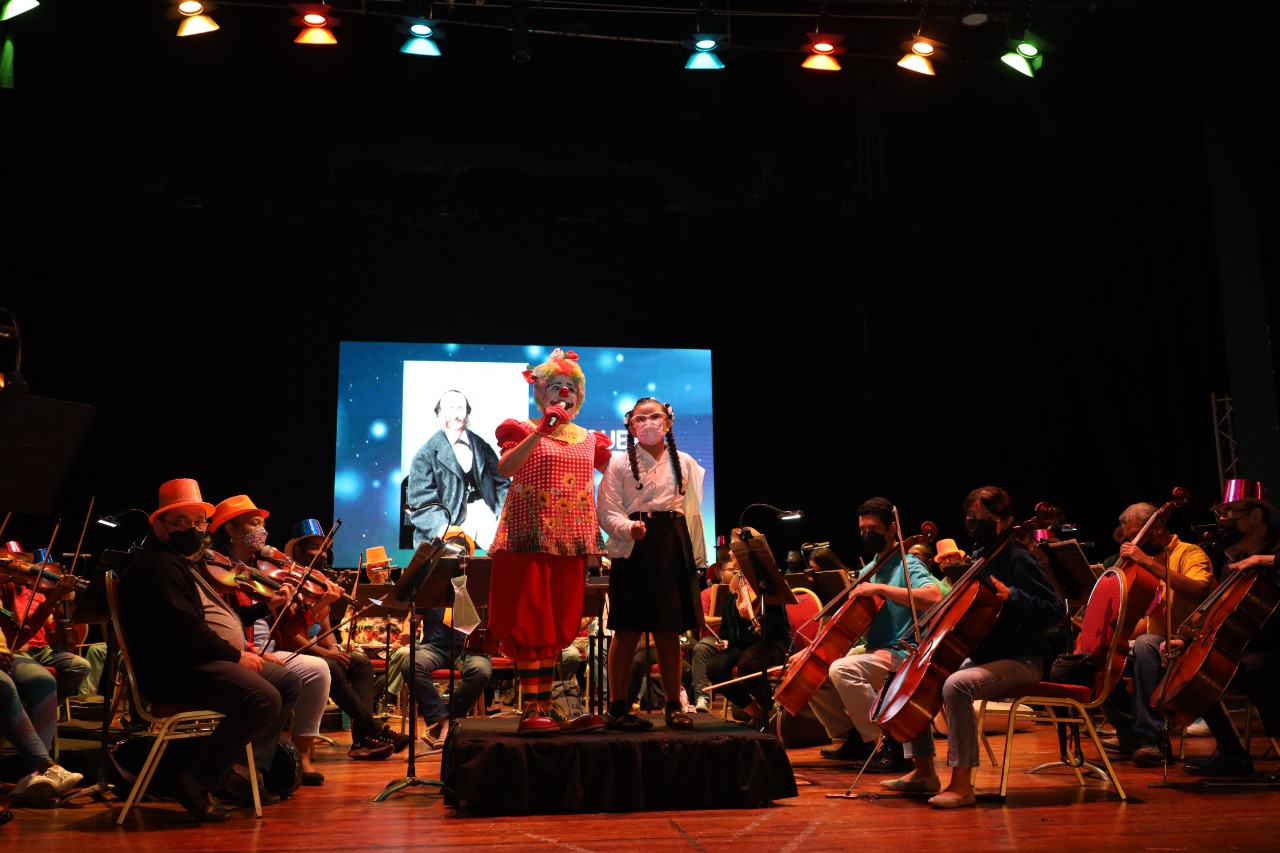 Students from Chepo and Panama Center enjoyed classical music with Pepina