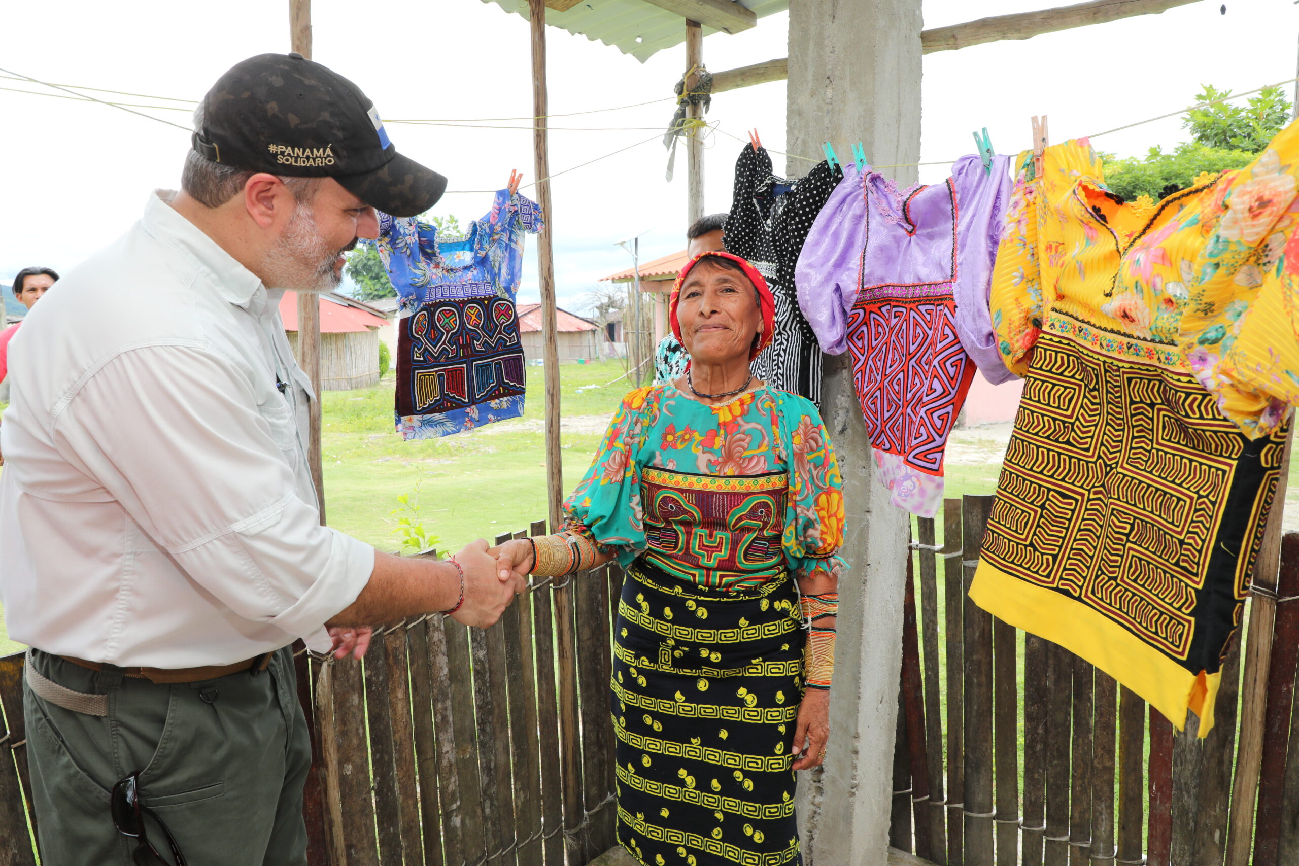 Artisans from Guna Yala A Region get an impetus to organize and improve their economy