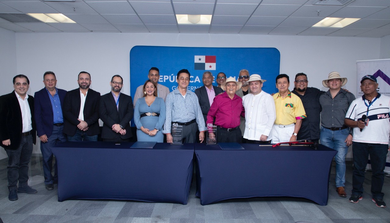 Tribute to Foundors of the Panamanian Society of Authors and Composers