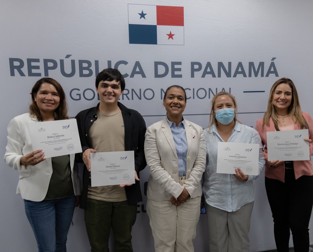 FINALIZA CURSO DE FORMACIÓN DE ESCRITORES