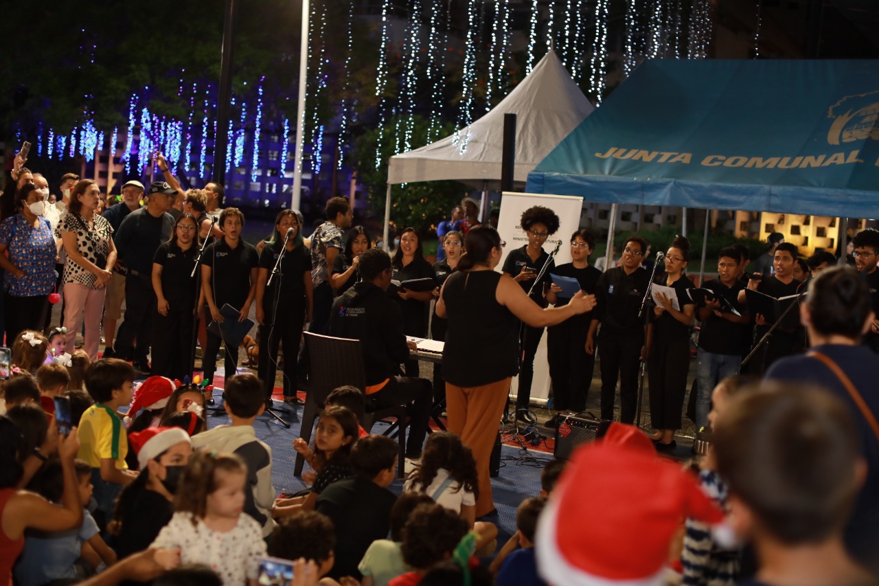 Begins season of Christmas concerts from La Red de Orquestas y Coros Juveniles de Panama