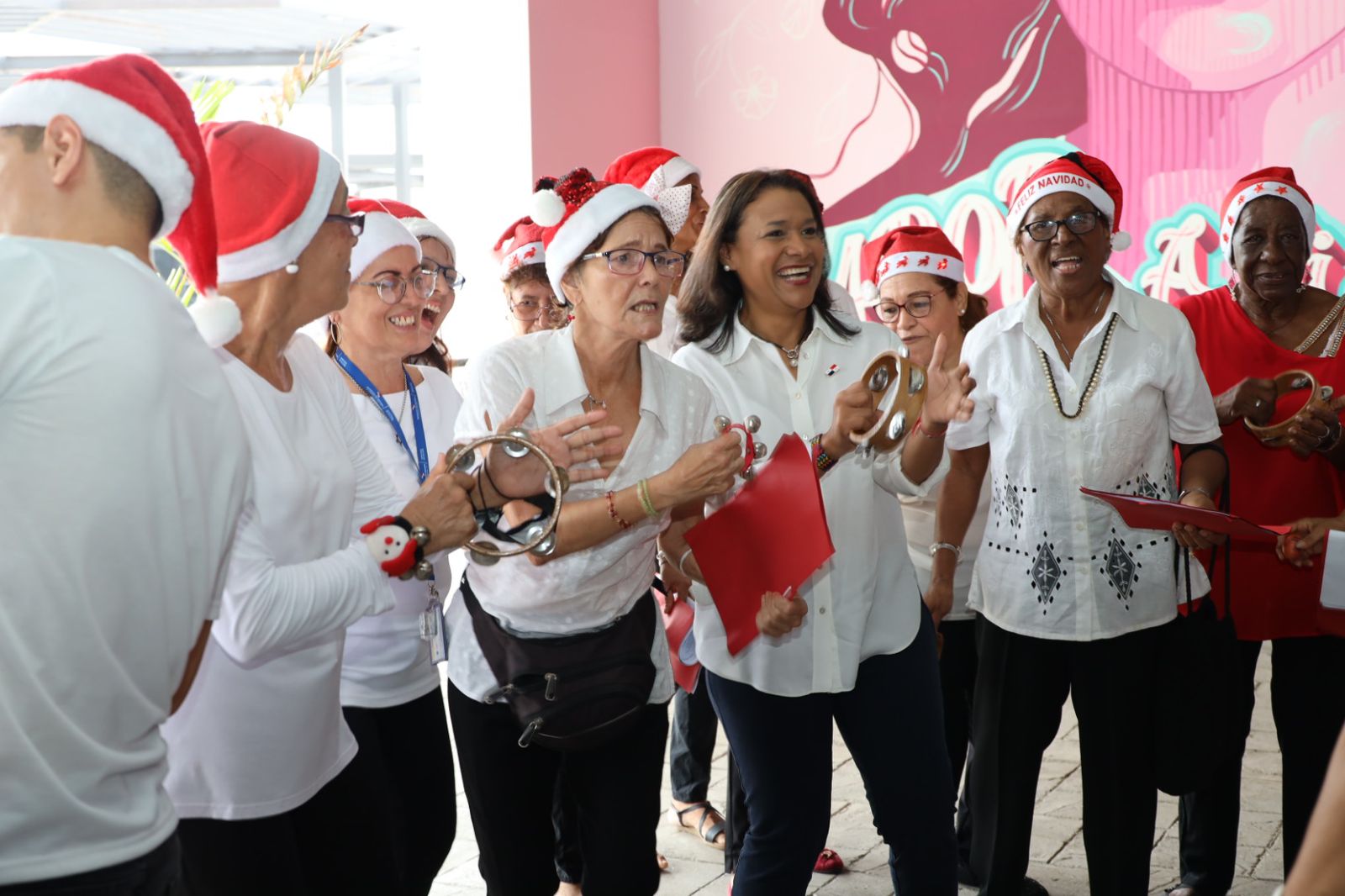 MiCultura desarrolla programa artístico para adultos mayores