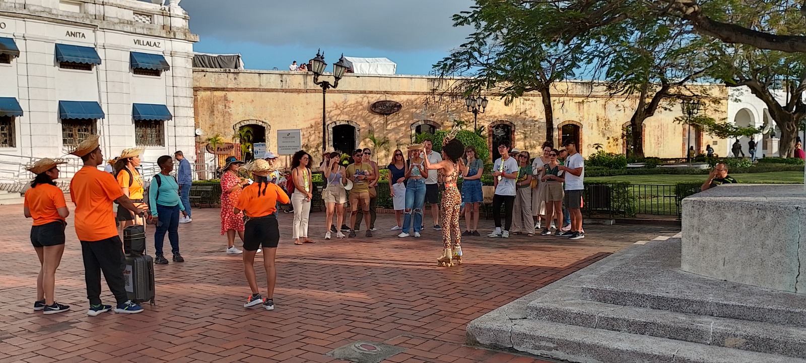Malamagra theater presents Casco Queen