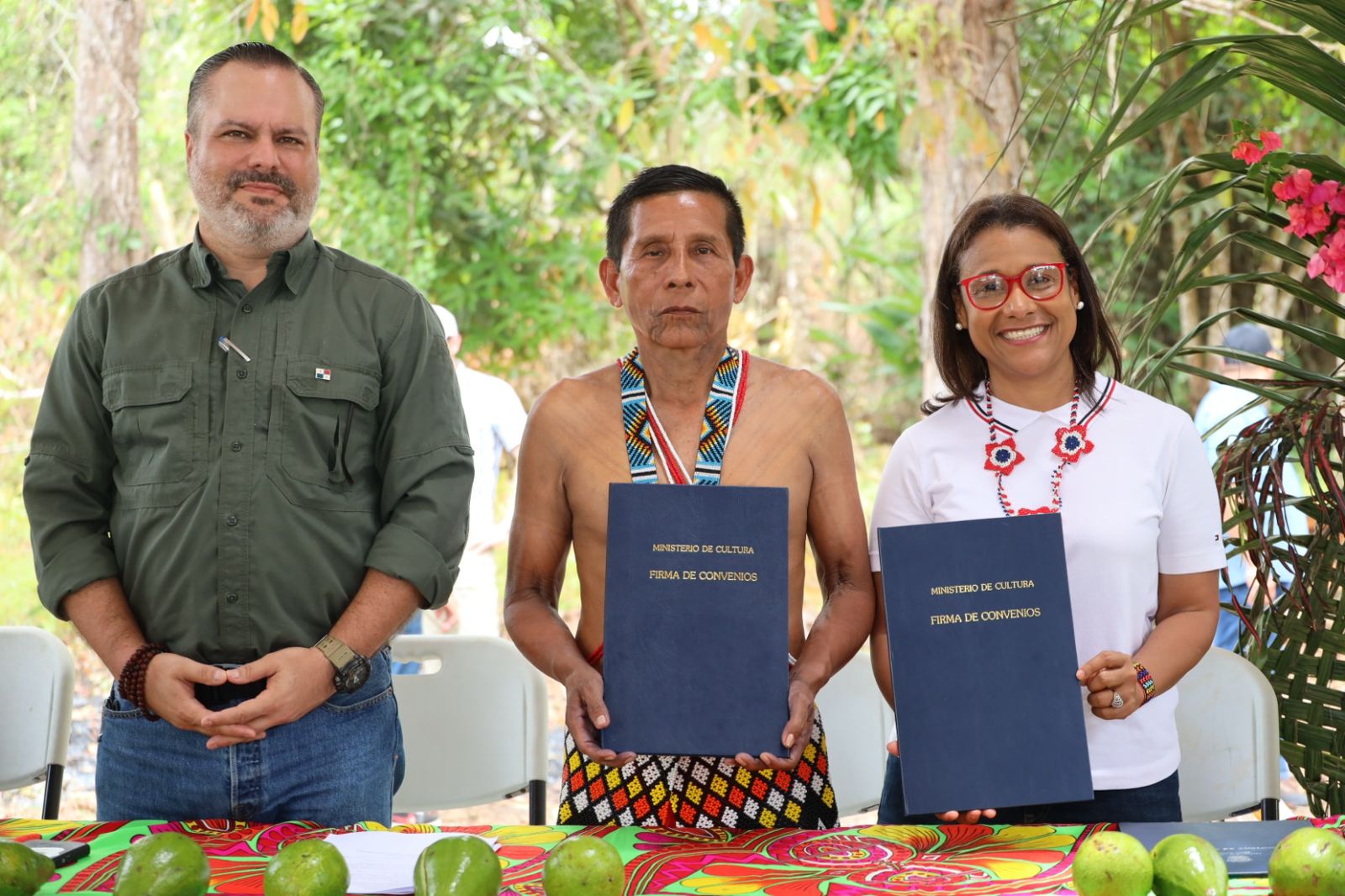< strong > MiCultura and Comarca Embera Wounaan established an agreement to safeguard cultural heritage of the indigenous community < / strong >