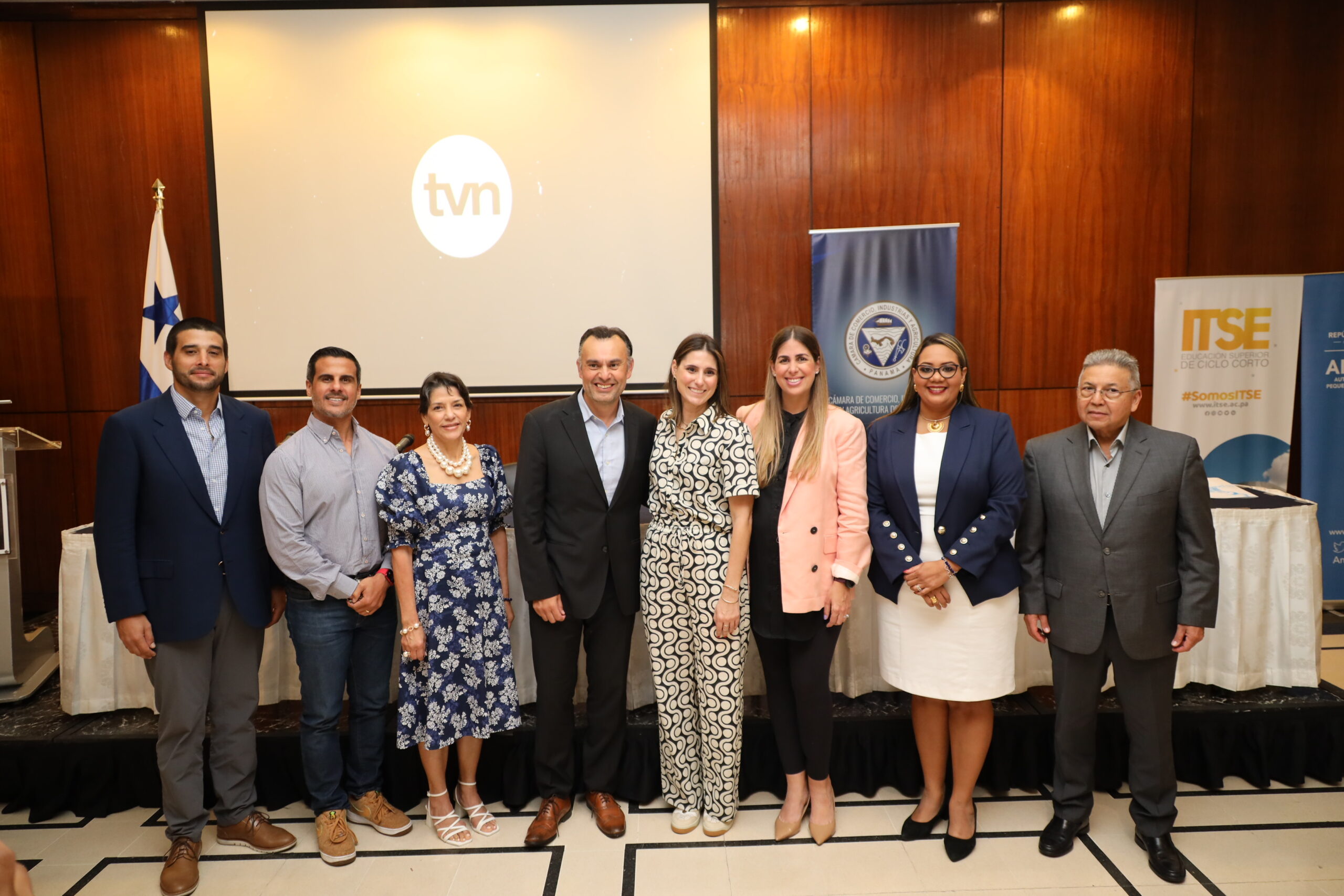 < strong > Panama works to place itself as a centre for innovation, businesses and entrepreneurship < / strong >