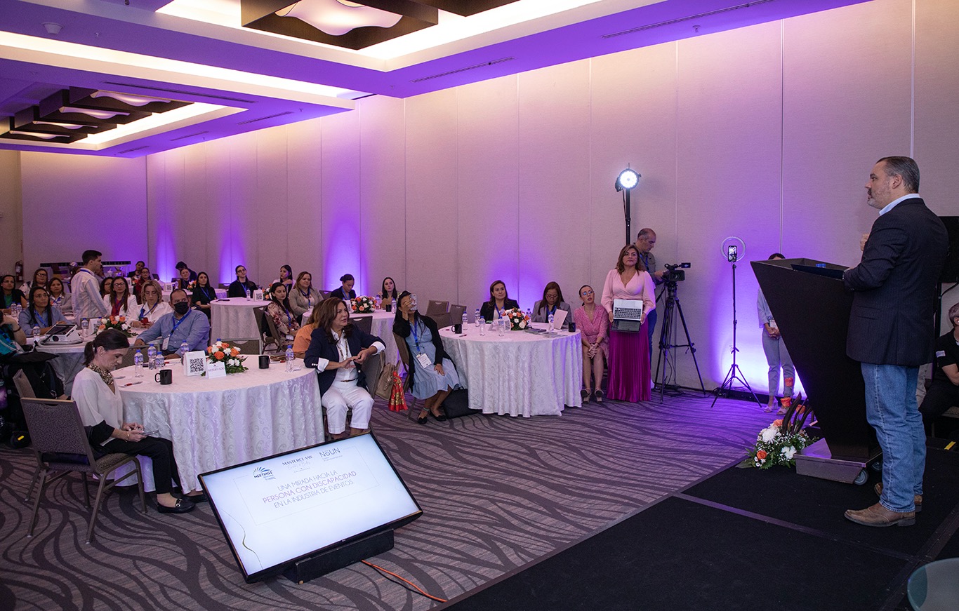 < strong > FOMENTAN PARTICIPATION OF PERSONS WITH DISABILITY IN THE ORGANIZATION OF EVENTS < / strong >