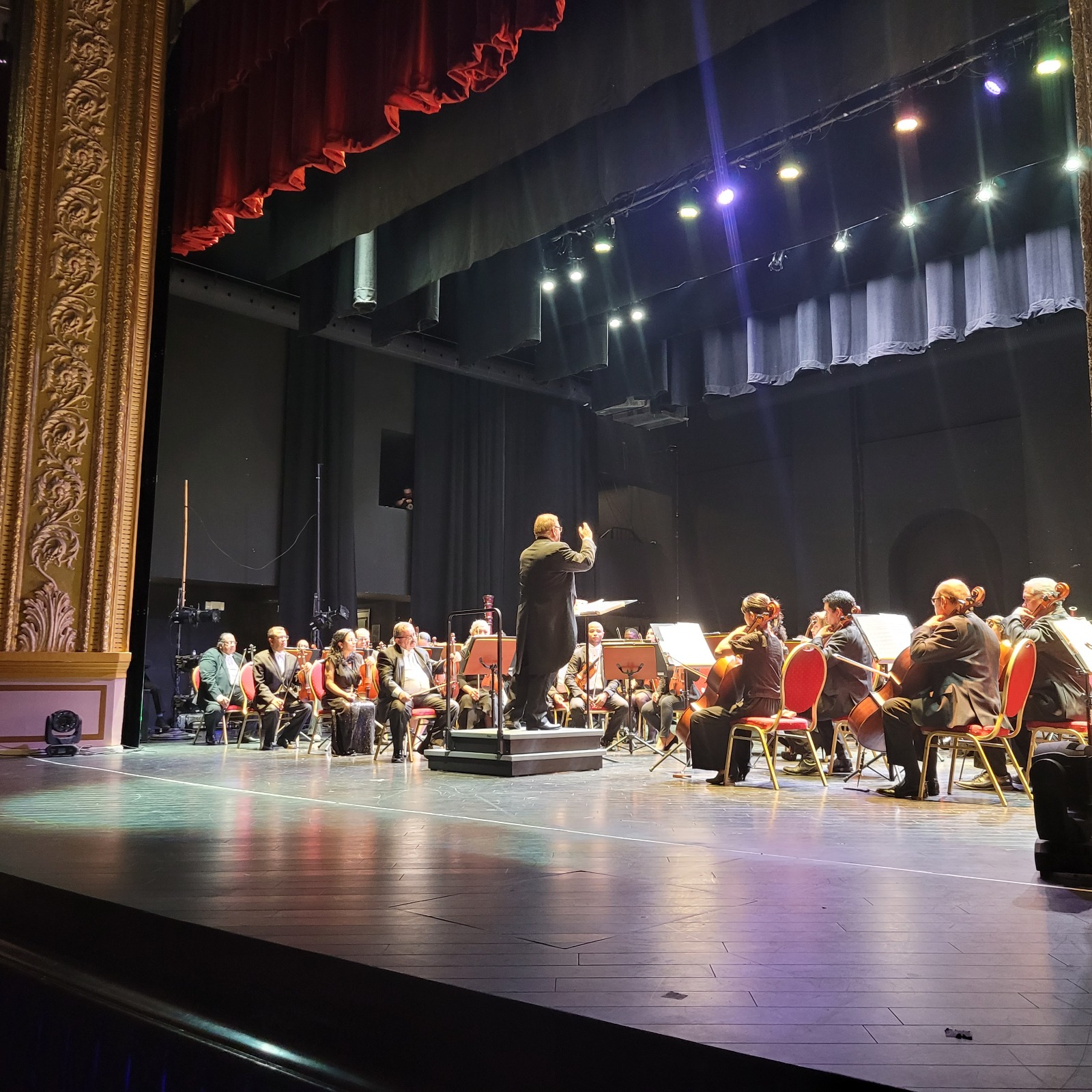 < strong > National Symphony celebrates an anniversary with music by Prokofiev and Ravel < / strong >