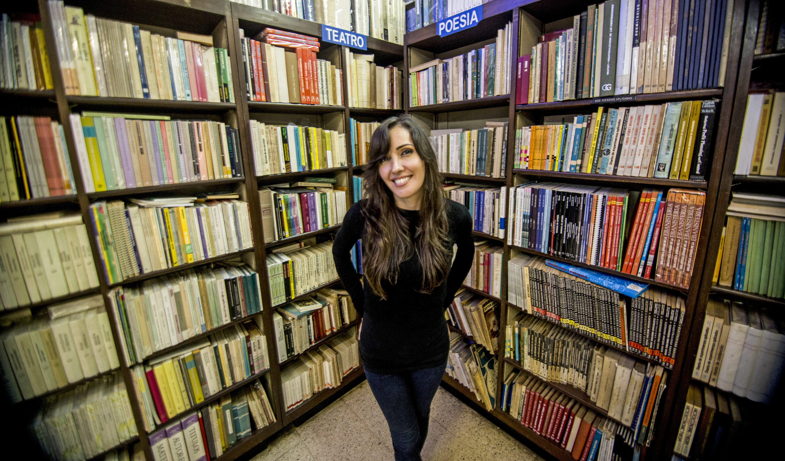 < strong > CHERI LEWIS GANA CONCURSO OF INDIVIDUAL LITERATURA and JUNVENIL, CARLOS FRANCISCO CHANGMARIN 2023 < / strong >