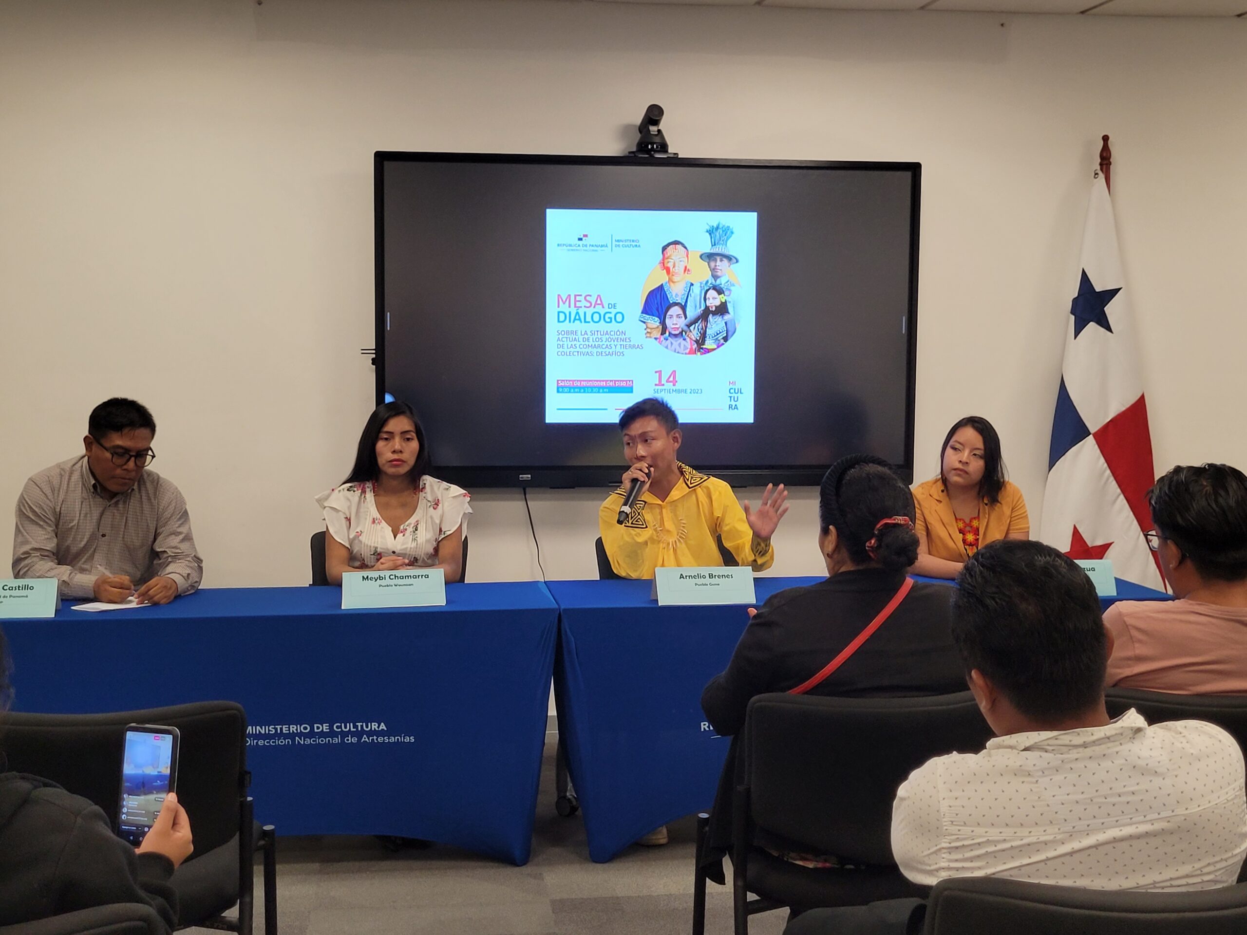 < strong > Young indigenous leaders call for more spaces to achieve better interculturality < / strong >