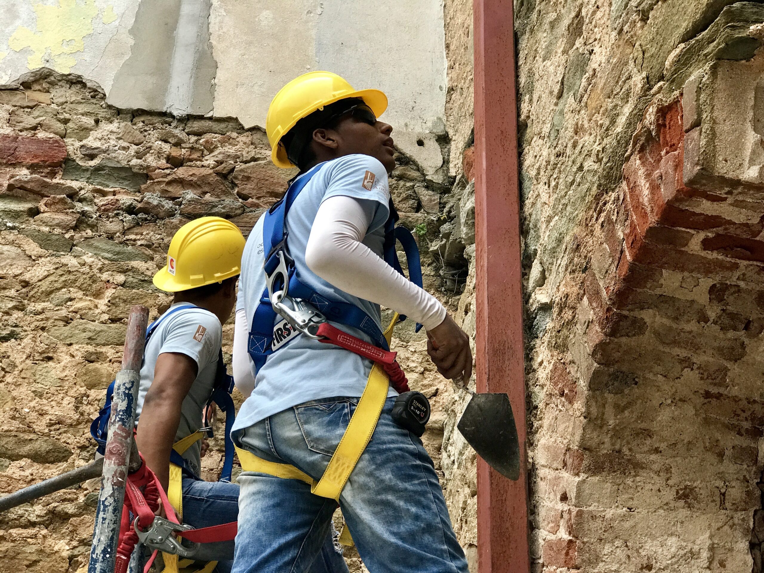 < strong > Reopen Workshop School, a living opportunity for youth at risk of exclusion < / strong >
