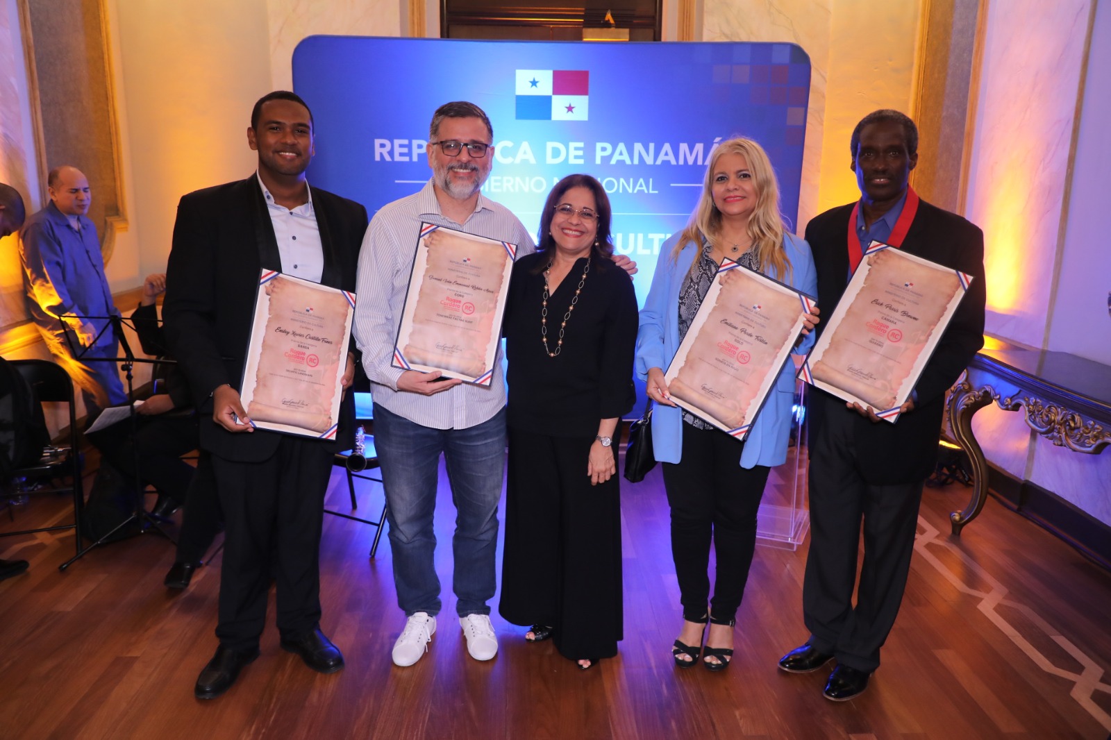 < strong > MiCultura awards four winners of the Red Cordero Music Composition Competition < / strong >