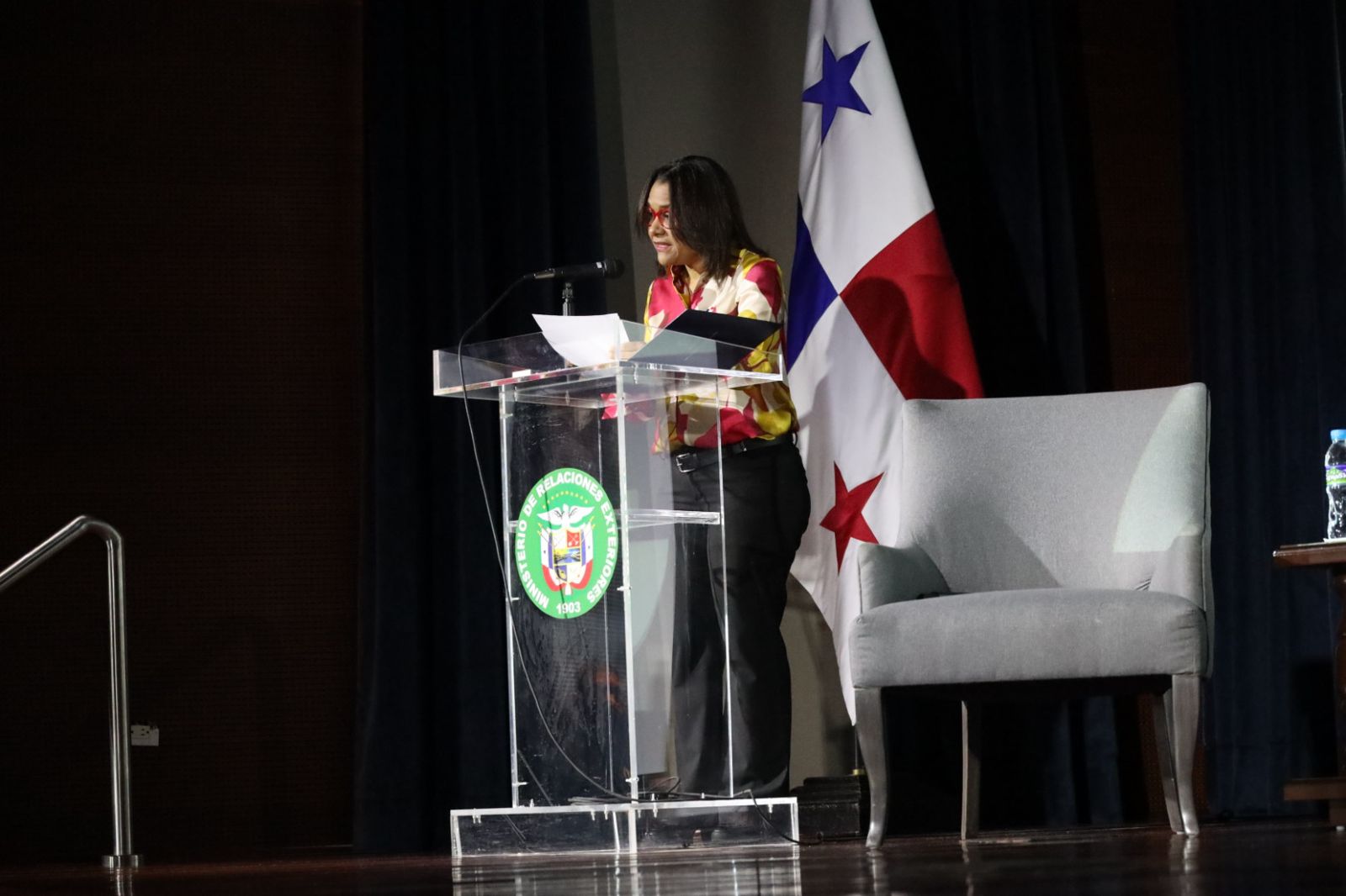 < strong > MINISTRA GONZÁLEZ VILLORRUY DETAINES FROM MiCultura IN THE DEVELOPMENT OF AFRODESCENDIENTS. < / strong >