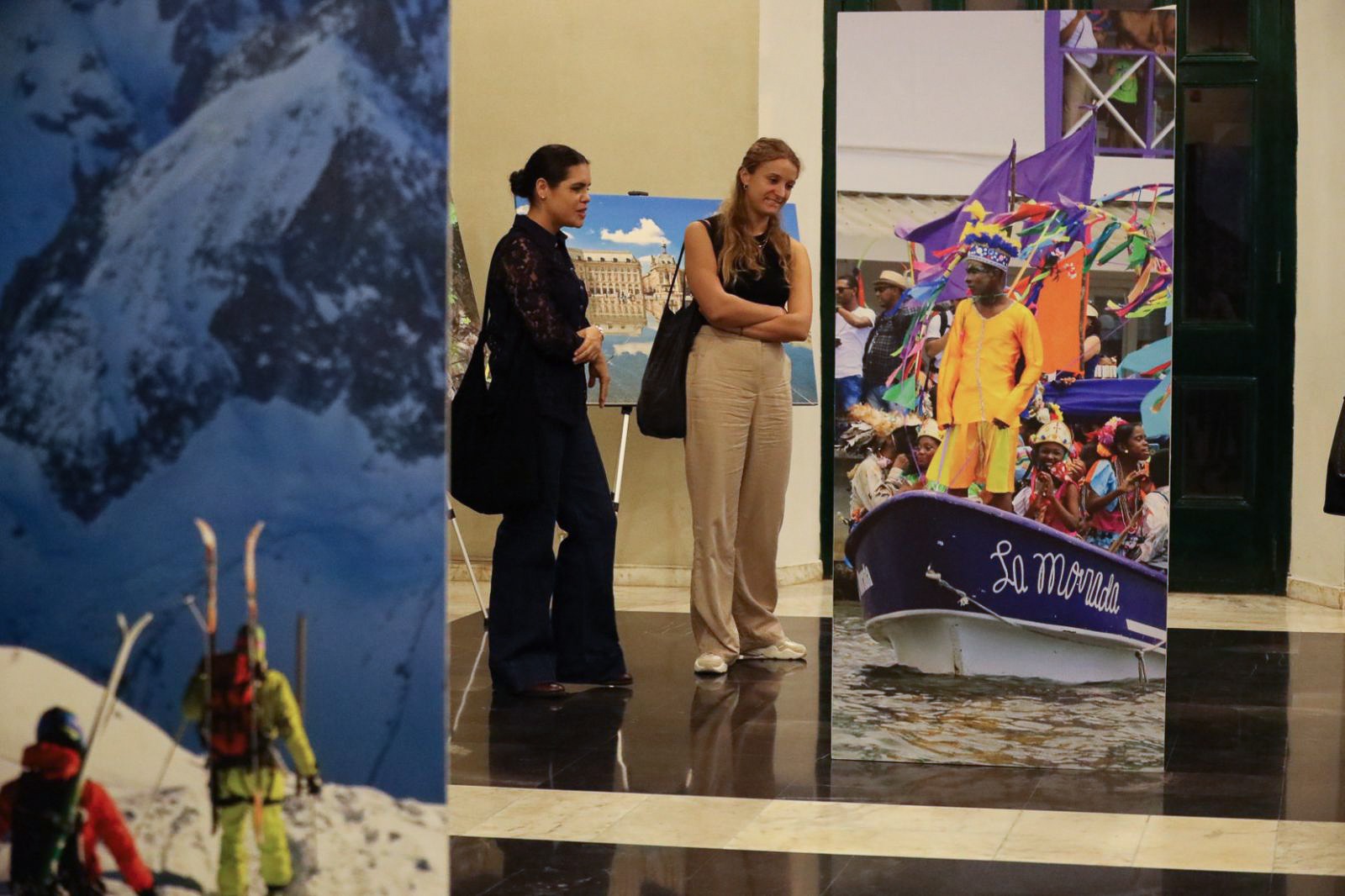 < strong > "A hundred years of France's Plaza," an exhibition that highlights the material and immaterial heritage of Panama and France < / strong >