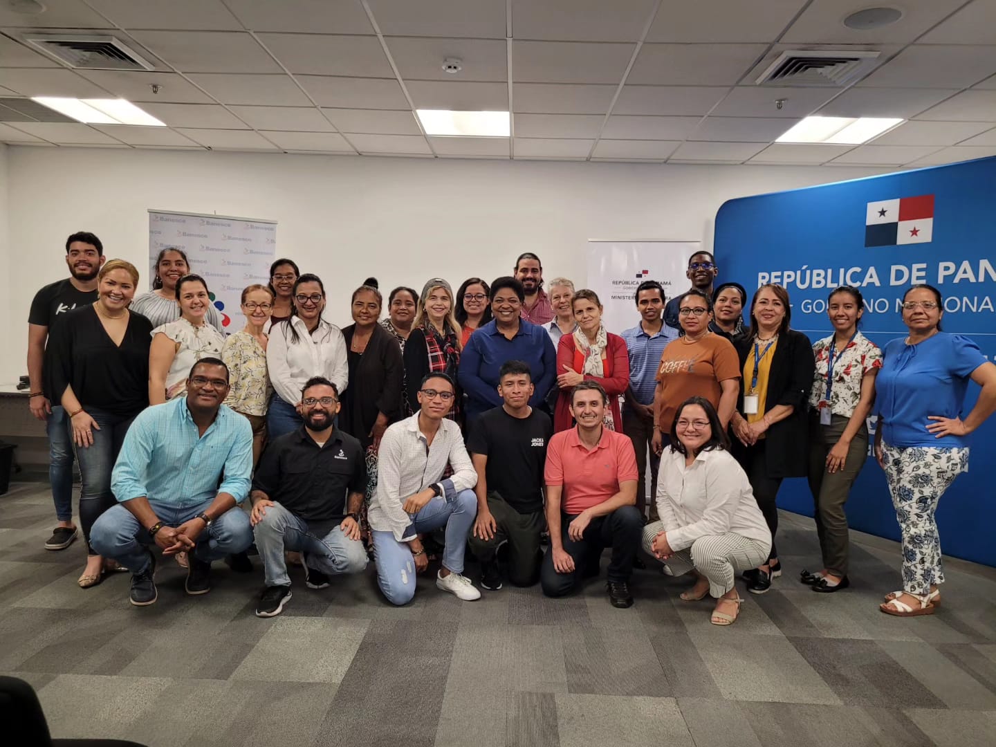 They provide training workshop for microentrepreneurs for music actors