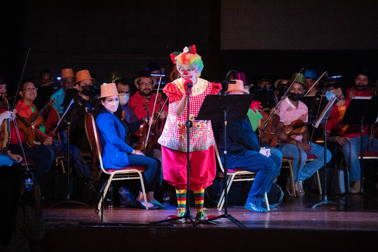 < strong > Symphony Orchestra will wear Christmas < / strong >