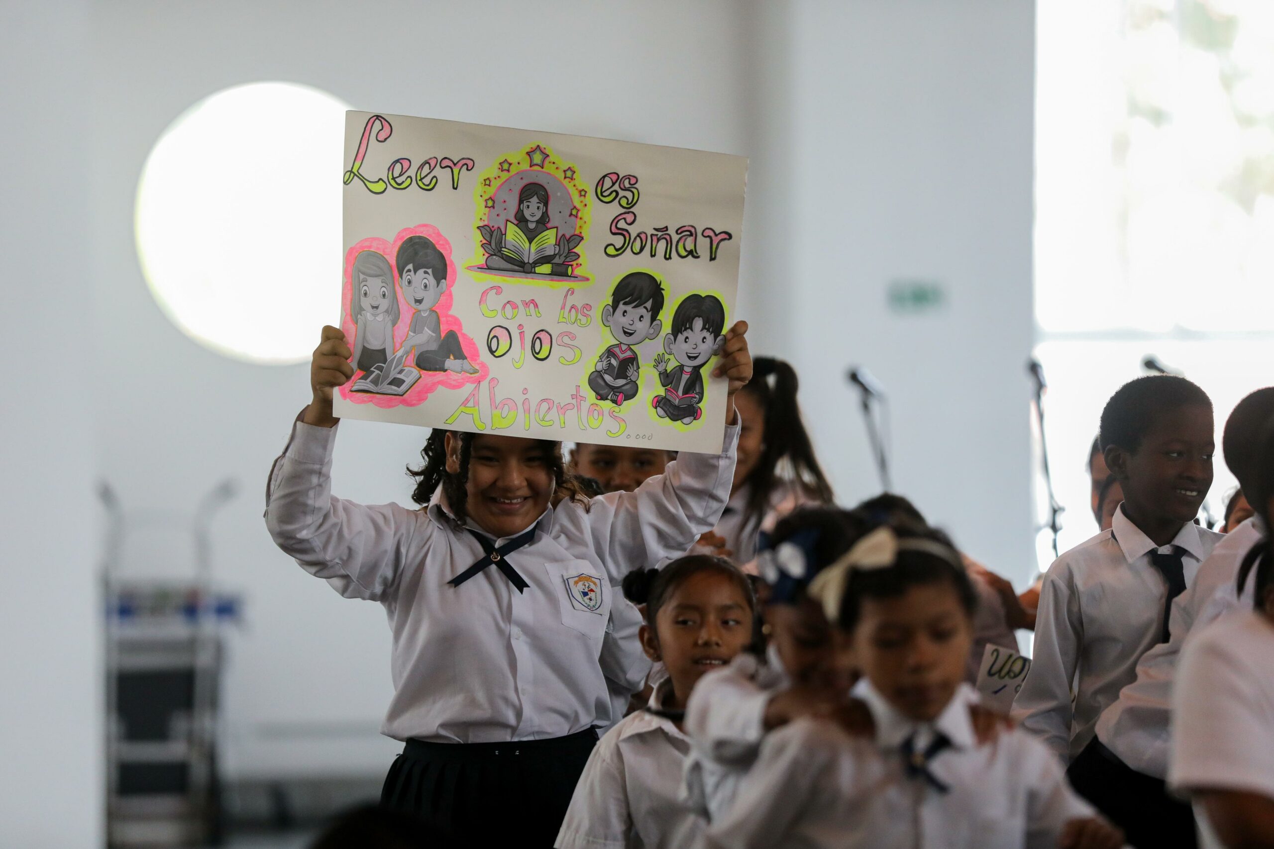 FOMENTAN CREATIVIDAD LITERARIA EN NIÑOS Y JÓVENES