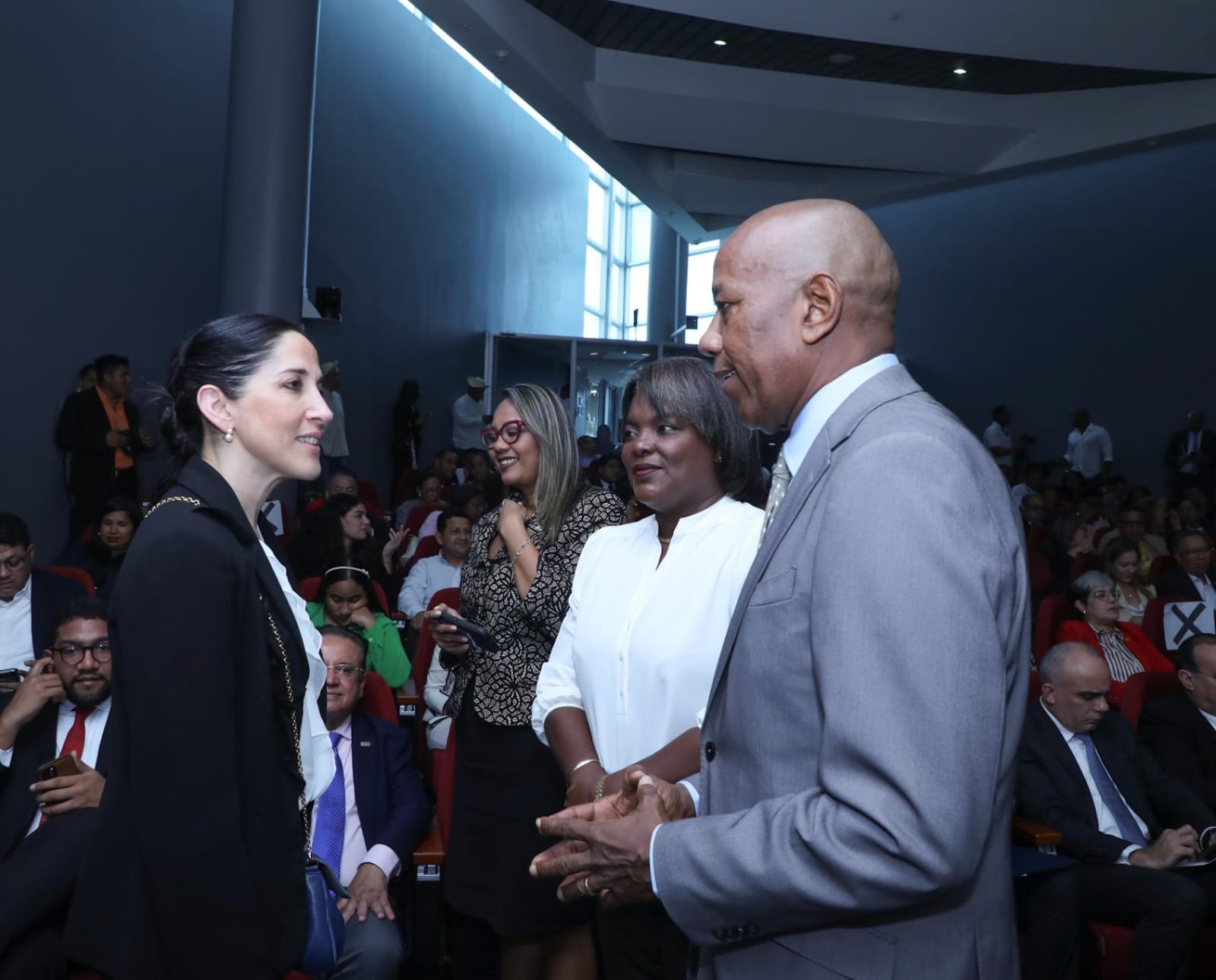Ministra de Cultura Maruja Herrera participa en el Acto de Juramentación e Instalación de la Comisión de Educación, Cultura y Deportes
