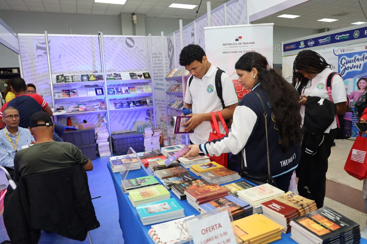 MiCultura continúa fomentando el arte y la lectura en la Feria del Libro