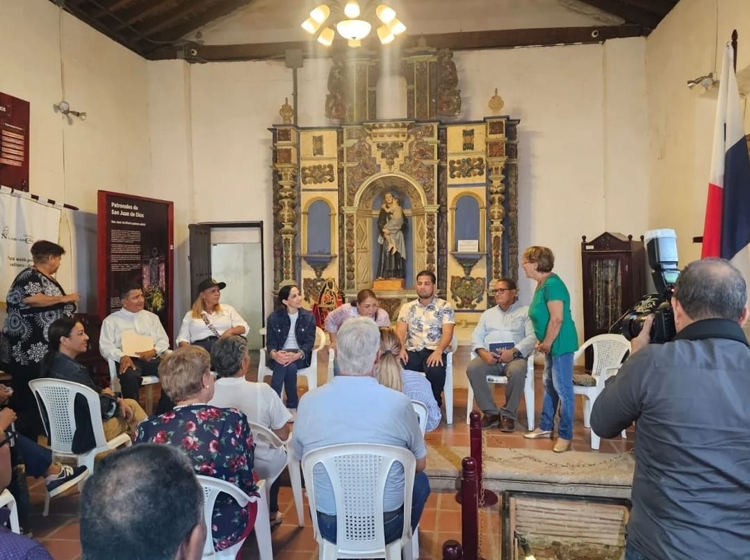 MINISTRA HERRERA SE REUNE CON AUTORIDADES DE COCLÉ Y VISITA MONUMENTOS HISTÓRICOS EN NATÁ