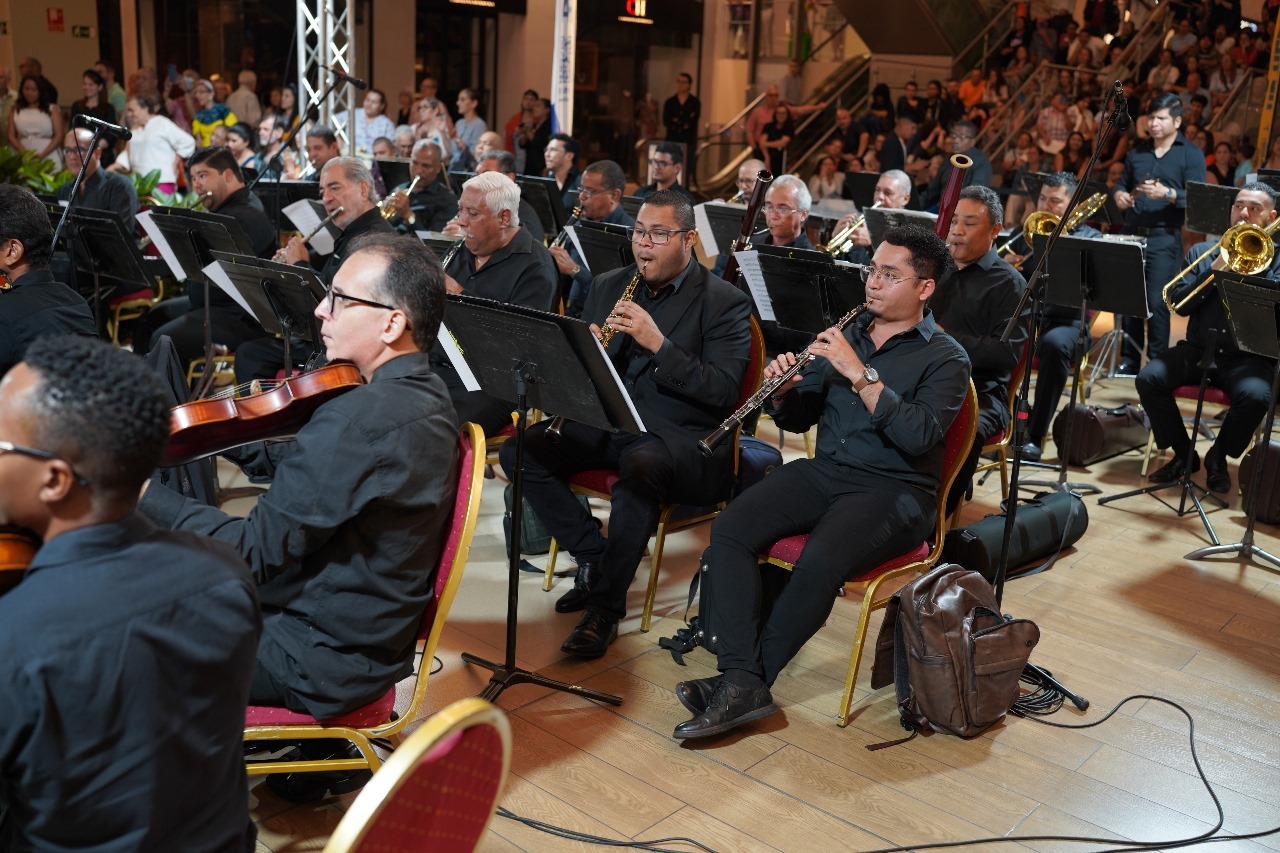 La Orquesta Sinfónica Nacional nos regaló una noche mágica llena de baile y buena música.