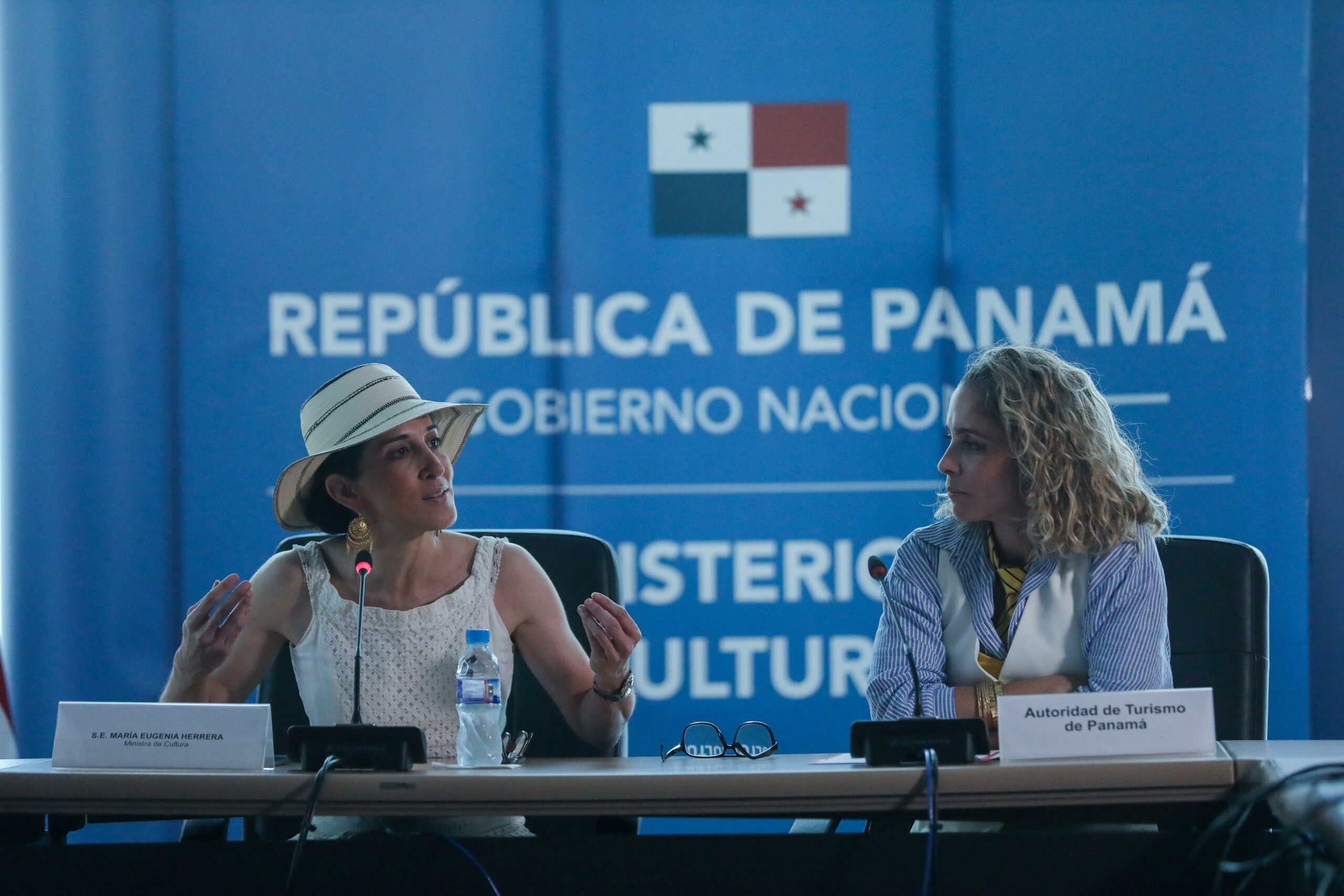 EL Ministerio de Cultura junto a representantes del estado y la empresa privada instalan nueva junta directiva para impulsar las Industrias Creativas y Culturales