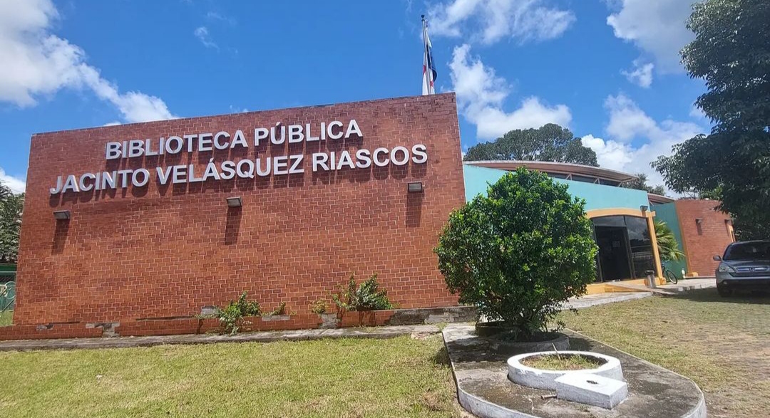 Bibliotecarias panameñas se forman y profesionalizan en España
