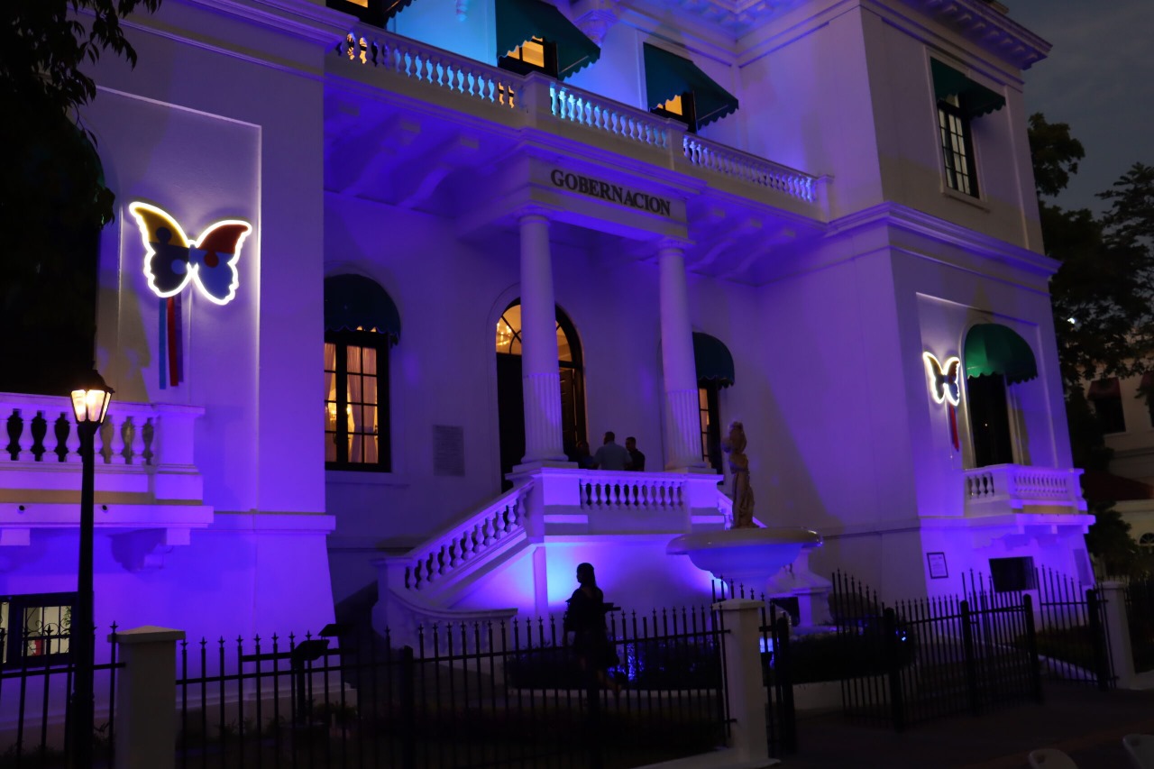 Ministerio de Cultura participa en encendido de luces por el Día del Autismo