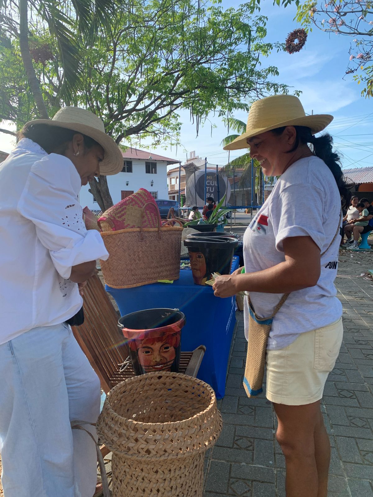 Mercadito Creativo llega a Pocrí