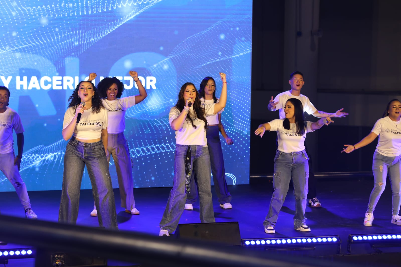 Jóvenes panameños se preparan para hacer brillar su talento en TalenPro 2025
