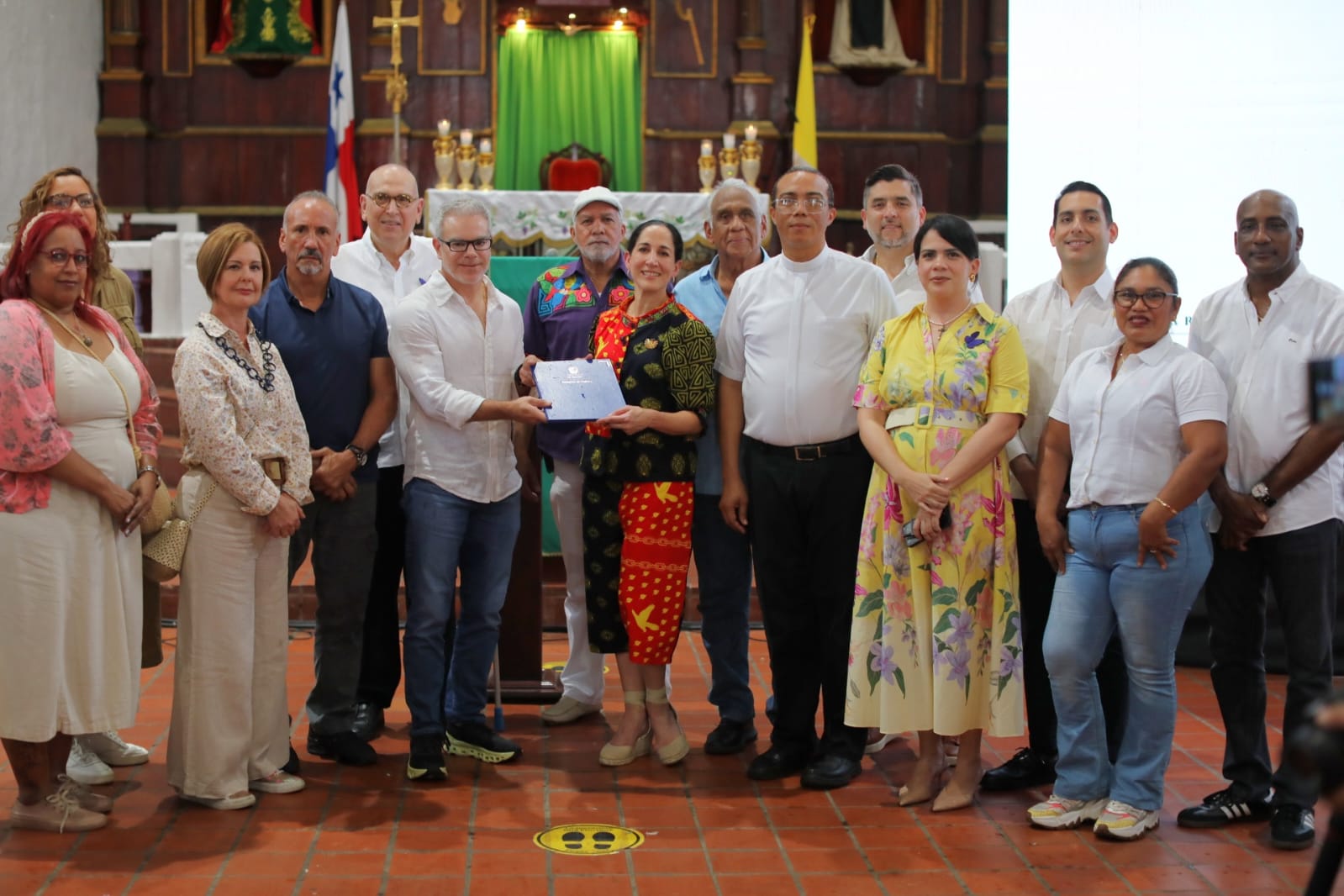 Entregan orden de proceder para restaurar la Iglesia San Felipe, en Portobelo