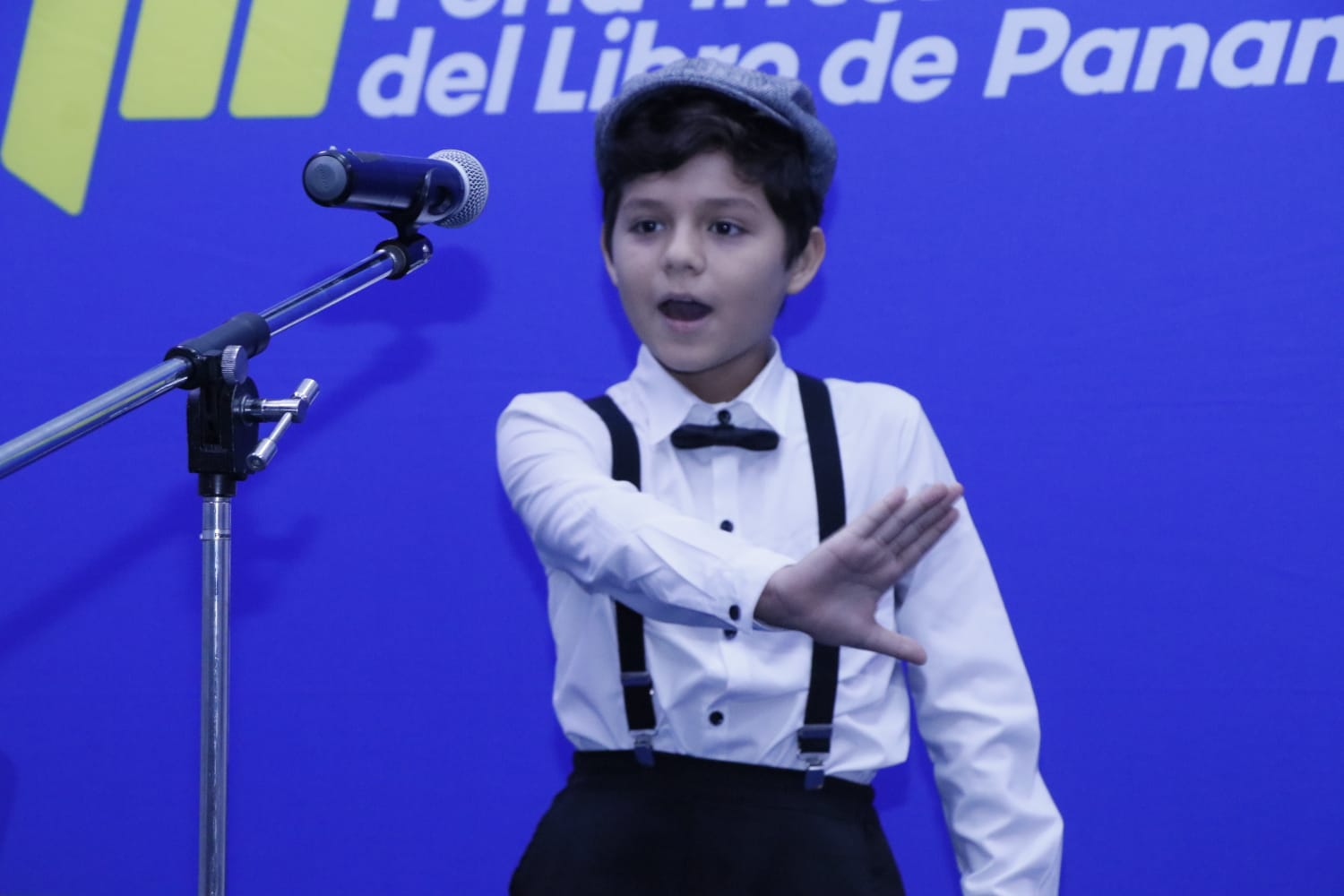 Jóvenes y niños narradores conectaron culturas en la FIL 2025