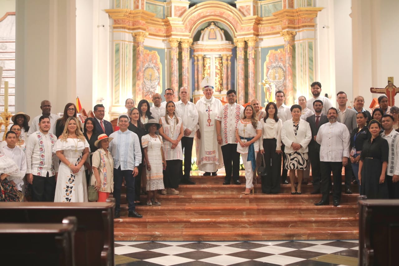 Panamá celebró el “Día Mundial del Folklore” con homenaje a Dora Pérez de Zárate y actividades culturales