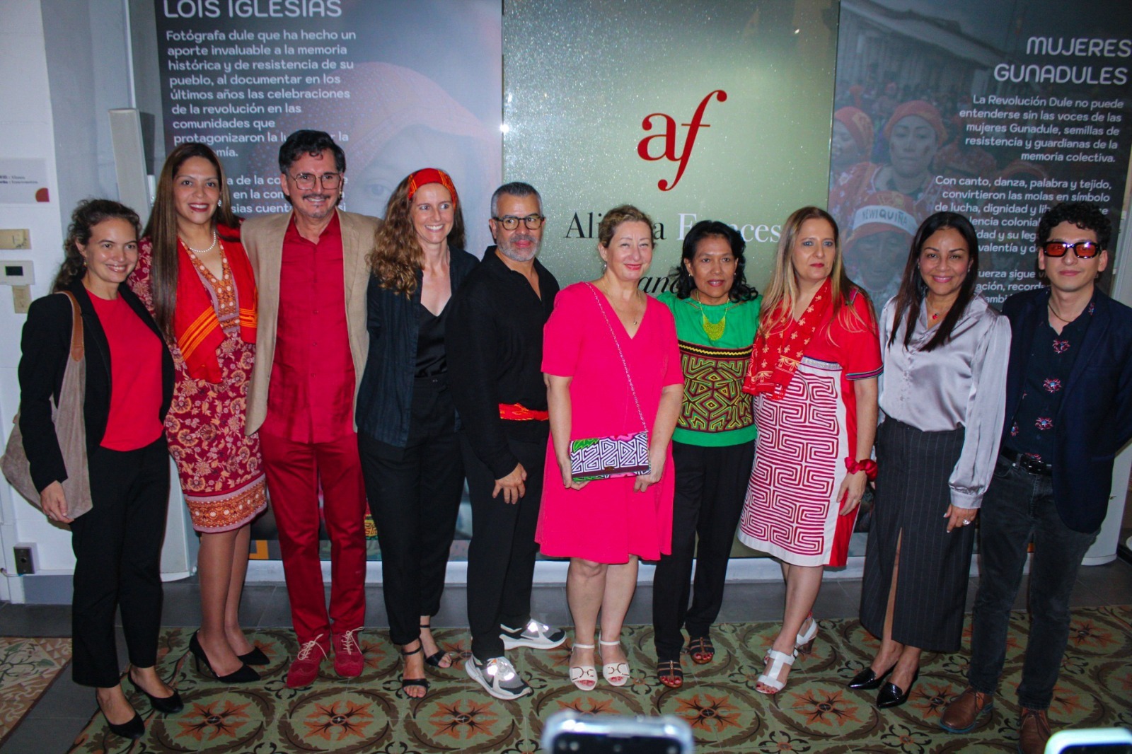 Revolución Dule con rostro de mujer” rinde homenaje a las mujeres Gunadule en la Alianza Francesa de Panamá