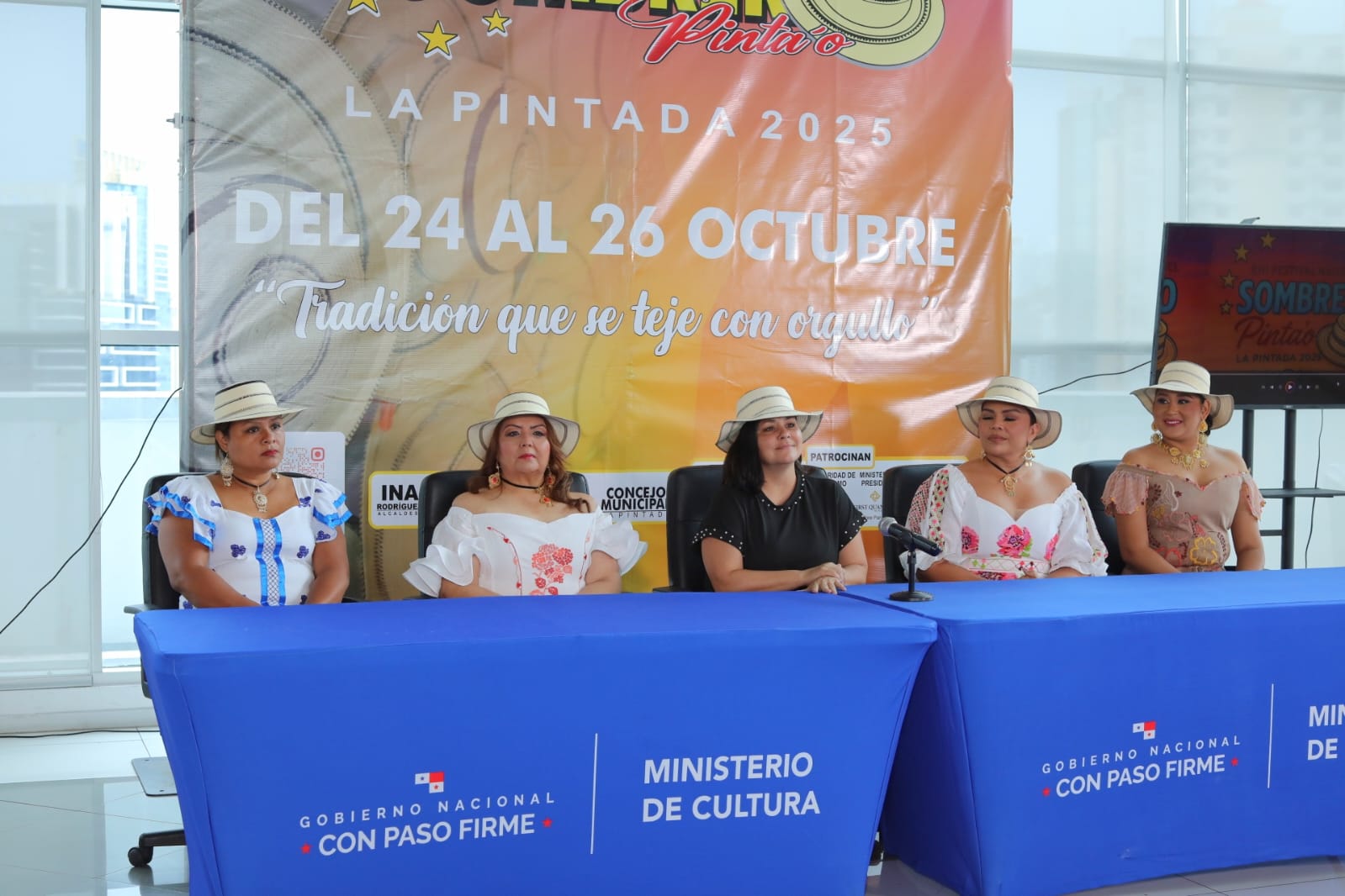 The tradition is proudly knitted at the "National Hat Festival"