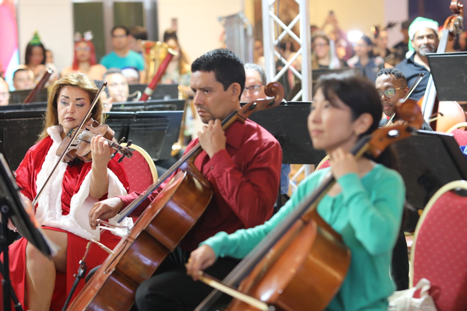 The National Symphony Orchestra lights Christmas with Free Concert Tour