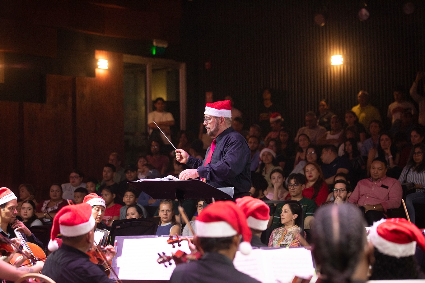 Symphony music goes through the country with free concerts at Christmas Season 2025