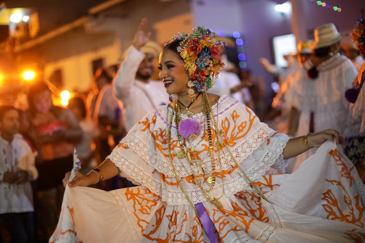 Carnival Tuesday: The Day The pollera Wast The National Party