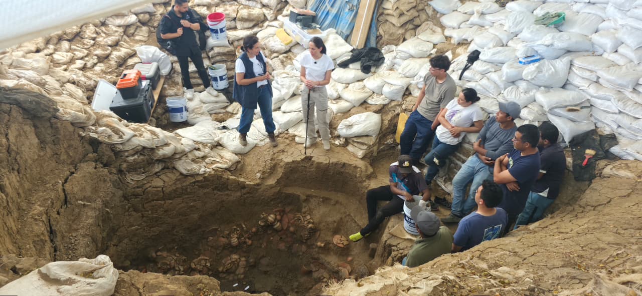Expand at Tomb 3 at El Caño: A more than a thousand year old finding that strengthens Panama's archaeological heritage