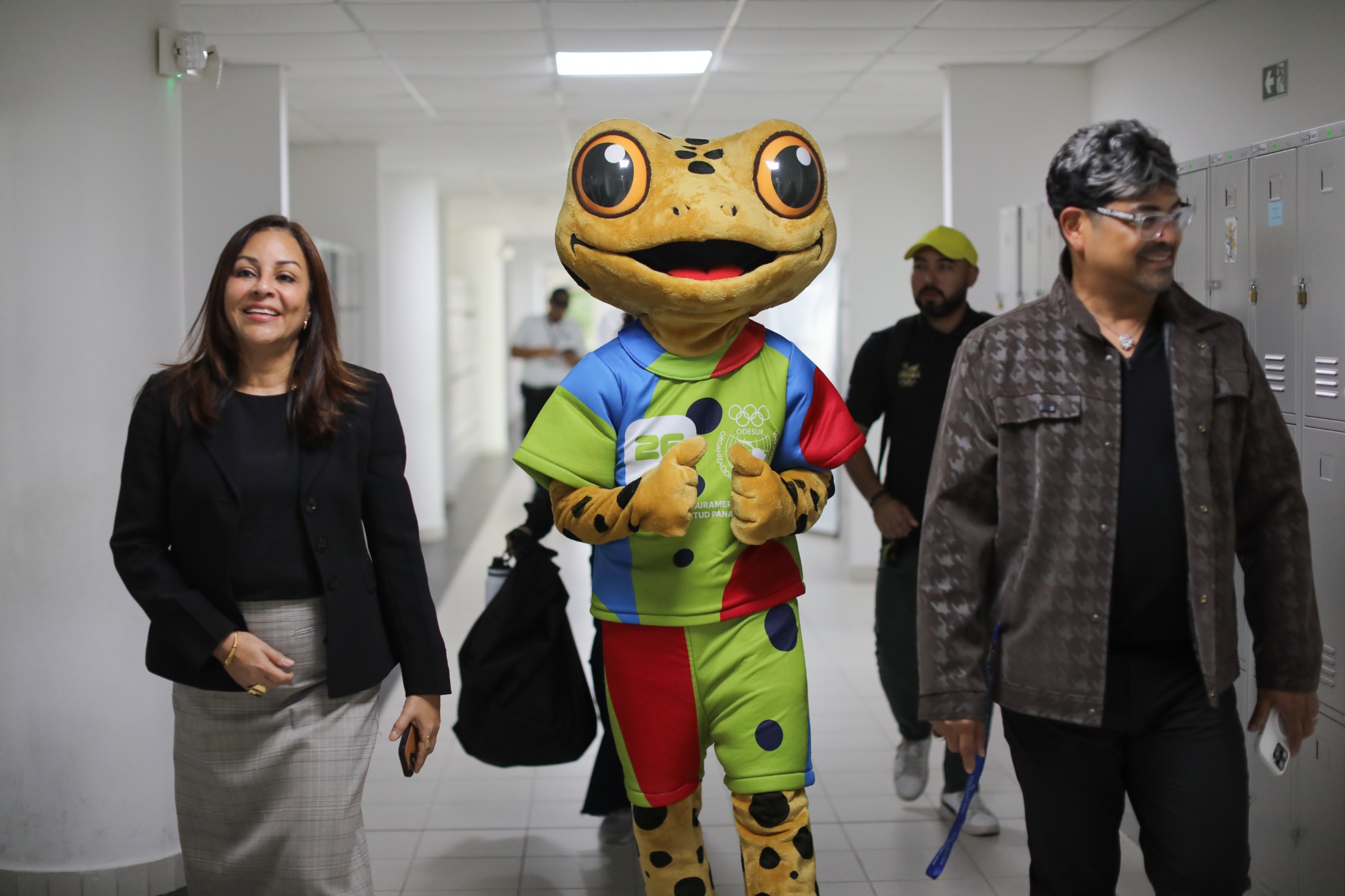 Mast of South American Games visits City of the Arts
